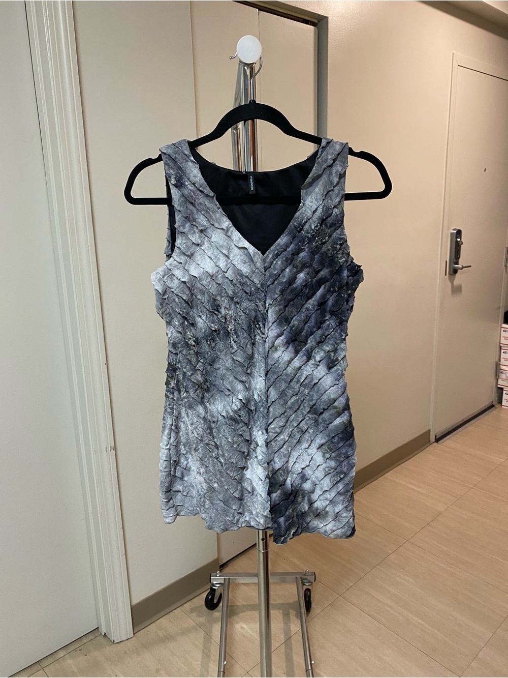 Sleeveless Gray Textured V-Neck Women's Dress